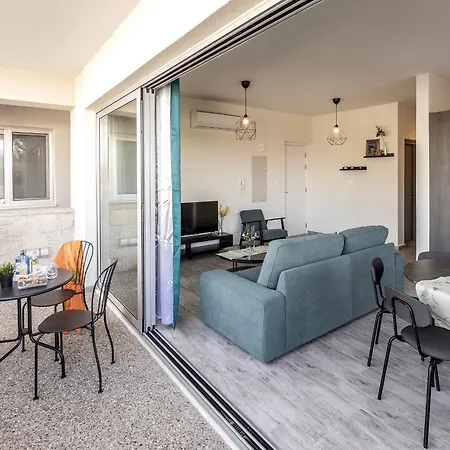 아파트 Mythical By Karma